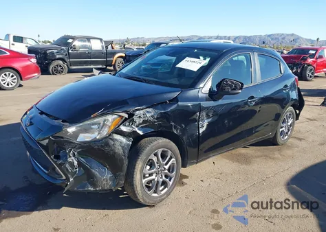 2020 Toyota Yaris Le z USA, uszkodzony, nr VIN 3MYDLBJV9LY702098